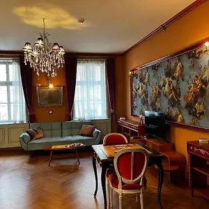 Le Papillon De Boheme Prag